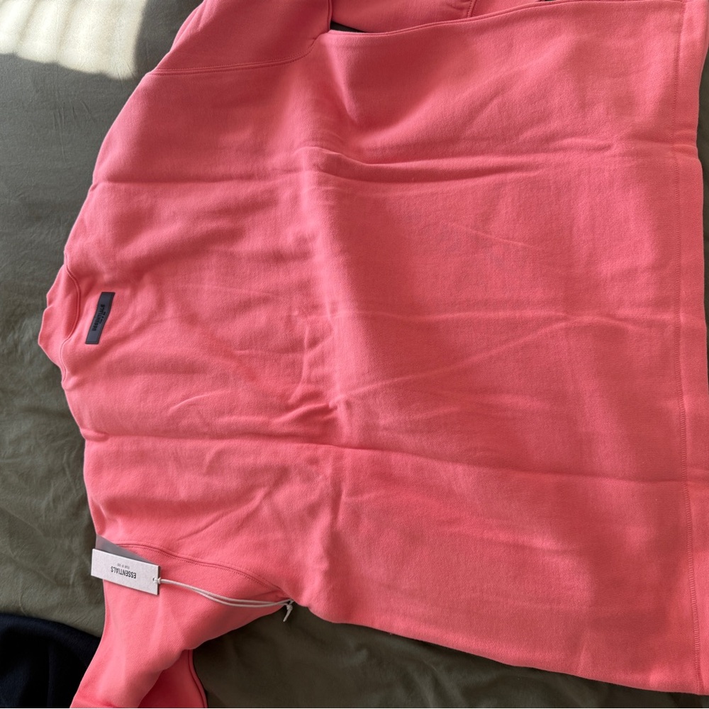 Essentials pullover - Picture 3 of 6